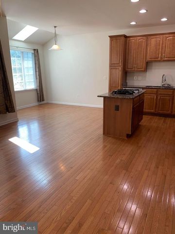 25645 AMERICA SQ, Chantilly, VA 20152