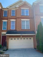 25645 AMERICA SQ, Chantilly, VA 20152