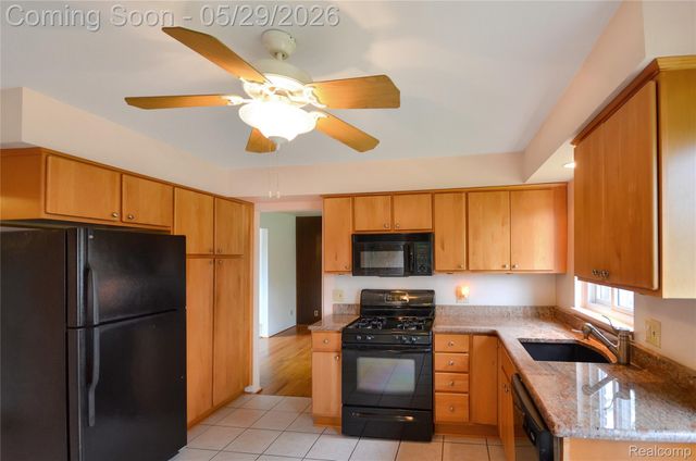 31139 Tecla Drive, Warren, MI 48088