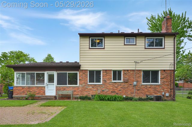 31139 Tecla Drive, Warren, MI 48088