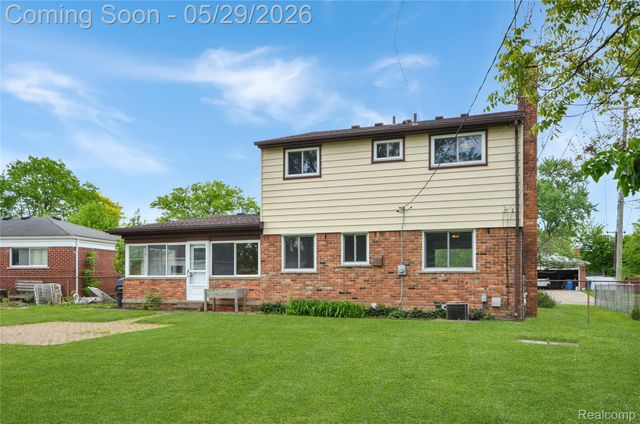 31139 Tecla Drive, Warren, MI 48088