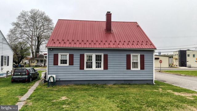 128 BROOKLYN AVE, Laurel, DE 19956