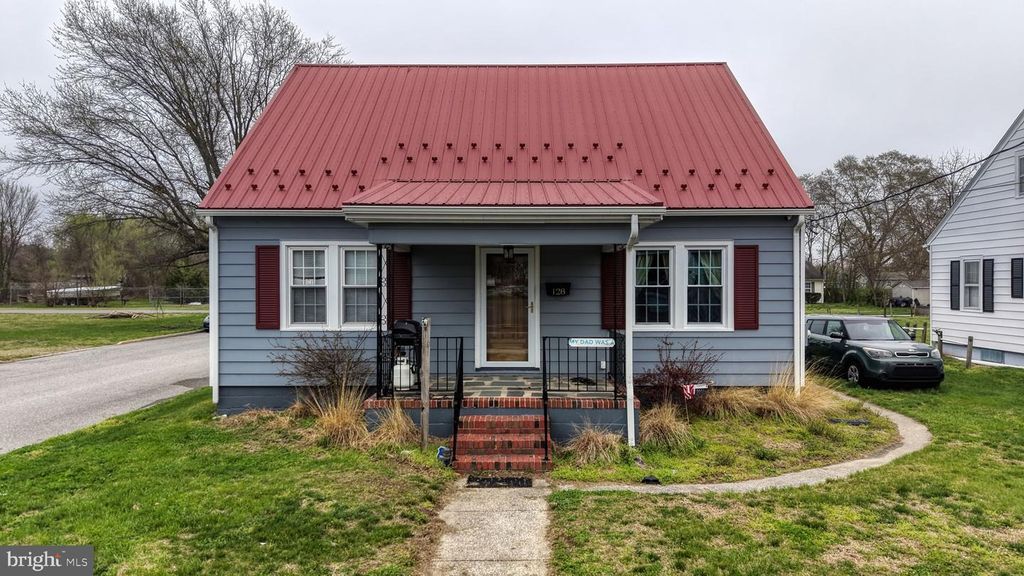 128 BROOKLYN AVE, Laurel, DE 19956