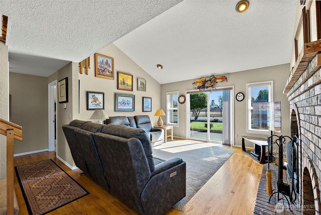 6704 224th Street E, Spanaway, WA 98387