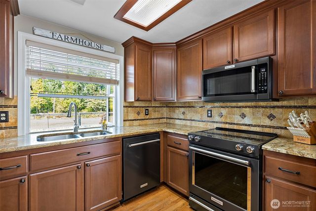 6704 224th Street E, Spanaway, WA 98387