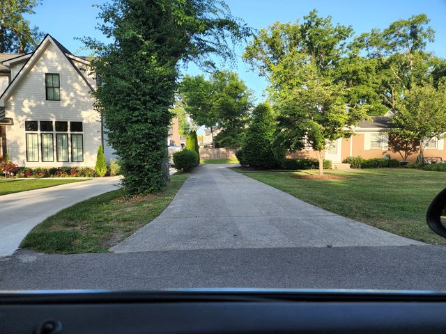 1116 Parkview Dr, Franklin, TN 37064