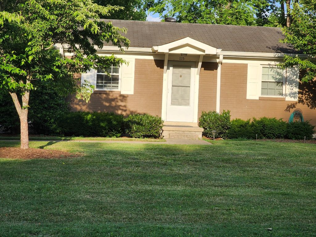 1116 Parkview Dr, Franklin, TN 37064