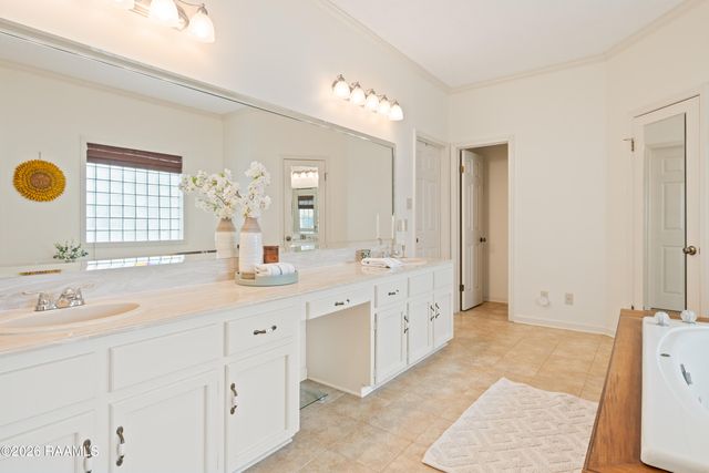 215 Tuscany Valley Drive, Lafayette, LA 70506