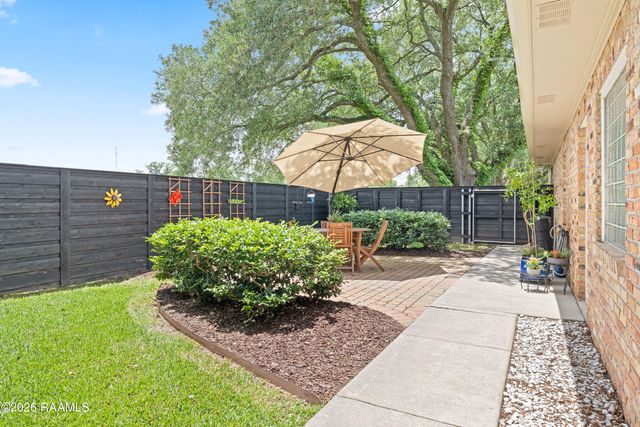 215 Tuscany Valley Drive, Lafayette, LA 70506