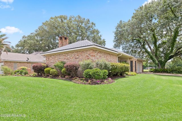 215 Tuscany Valley Drive, Lafayette, LA 70506