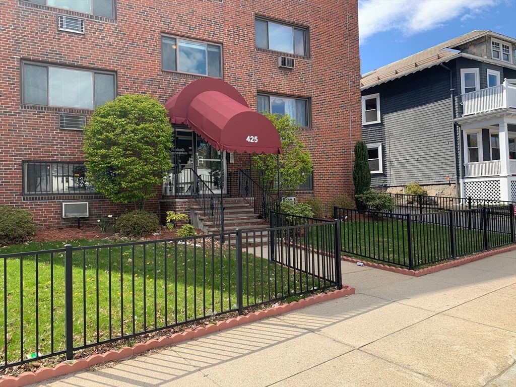 425 South Huntington 1, Boston, MA 02130