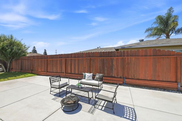 25833 Evergreen Drive, Hayward, CA 94544