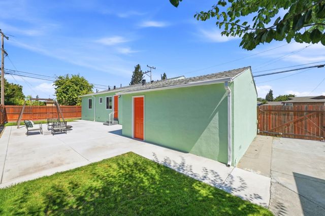 25833 Evergreen Drive, Hayward, CA 94544