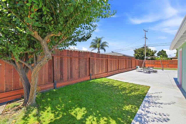 25833 Evergreen Drive, Hayward, CA 94544