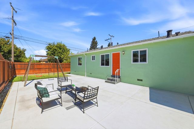 25833 Evergreen Drive, Hayward, CA 94544