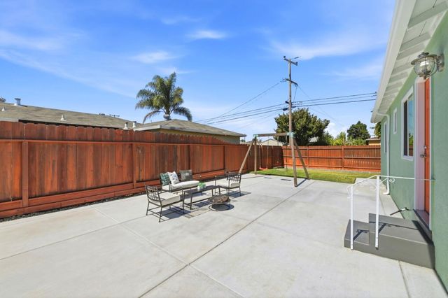 25833 Evergreen Drive, Hayward, CA 94544