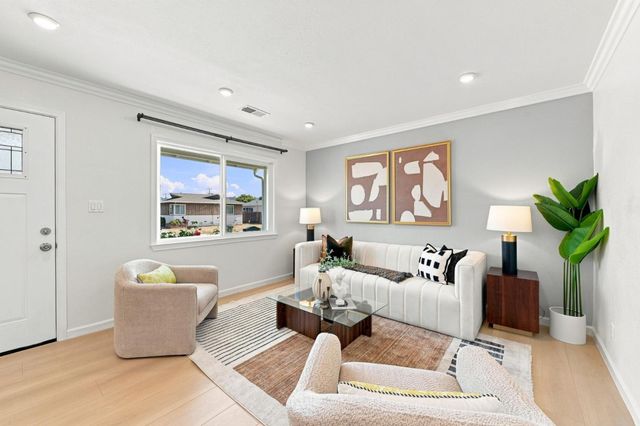 25833 Evergreen Drive, Hayward, CA 94544