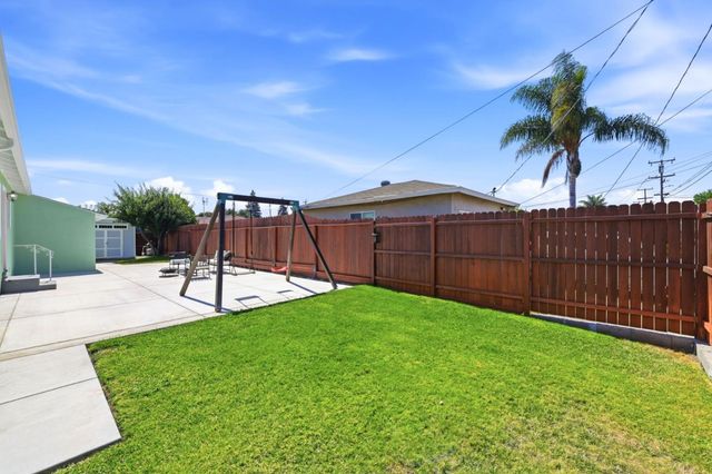 25833 Evergreen Drive, Hayward, CA 94544