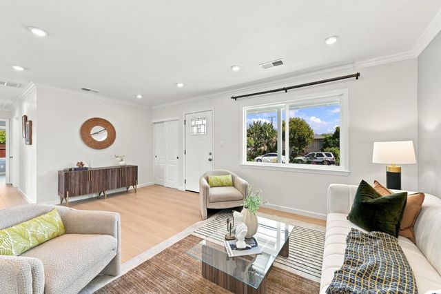 25833 Evergreen Drive, Hayward, CA 94544