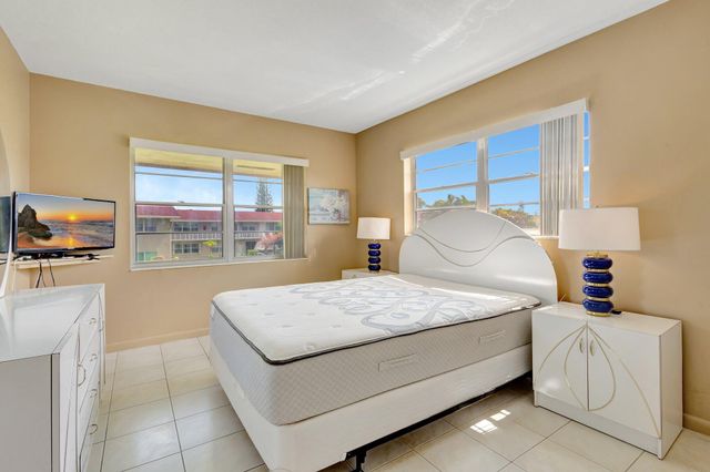 64 COVENTRY C, West Palm Beach, FL 33417