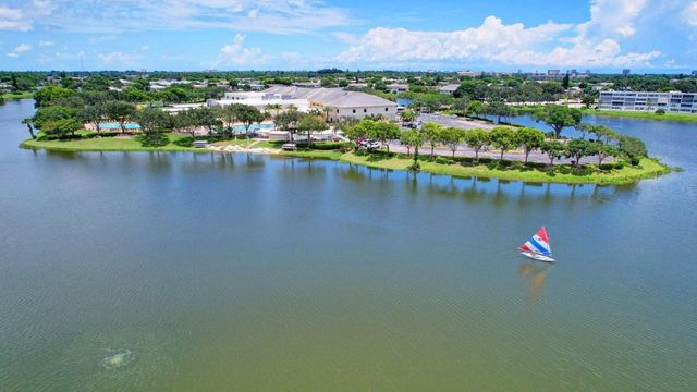 64 COVENTRY C, West Palm Beach, FL 33417