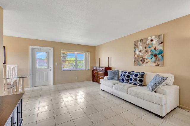 64 COVENTRY C, West Palm Beach, FL 33417