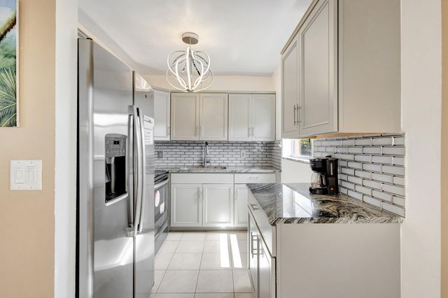 64 COVENTRY C, West Palm Beach, FL 33417
