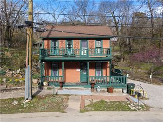 104 N Main Street, Eureka Springs, AR 72632