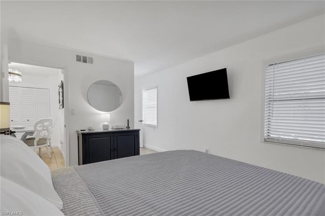 5307 Summerlin RD 708, Fort Myers, FL 33919