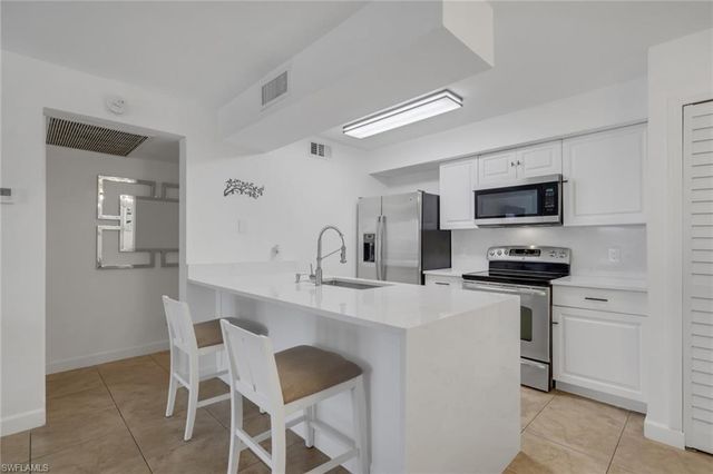 5307 Summerlin RD 708, Fort Myers, FL 33919