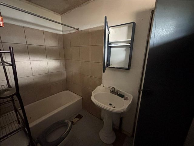 8716 Independence Avenue, Kansas City, MO 64125