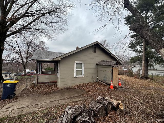 8716 Independence Avenue, Kansas City, MO 64125