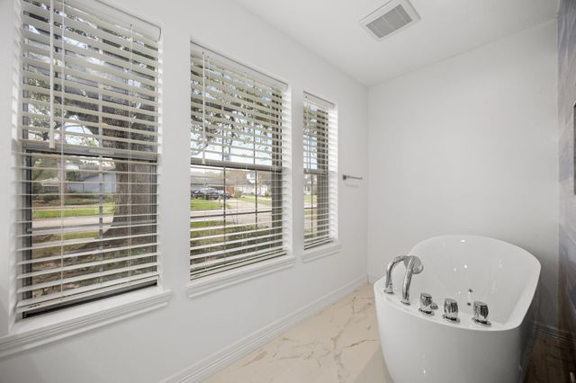 15702 Mesa Verde Drive, Houston, TX 77059