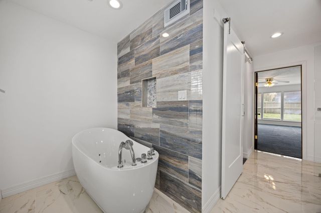 15702 Mesa Verde Drive, Houston, TX 77059