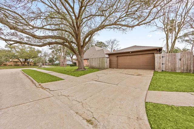 15702 Mesa Verde Drive, Houston, TX 77059