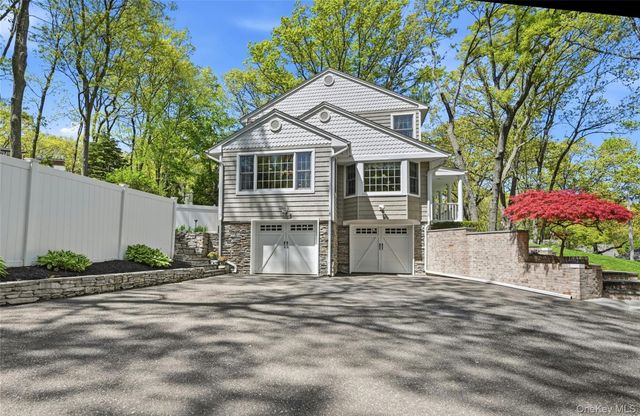 60 Woodvale Avenue, Kings Park, NY 11754