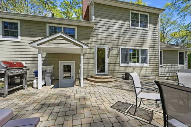 60 Woodvale Avenue, Kings Park, NY 11754