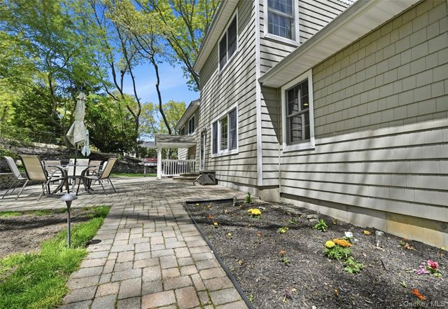 60 Woodvale Avenue, Kings Park, NY 11754