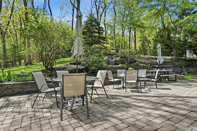 60 Woodvale Avenue, Kings Park, NY 11754