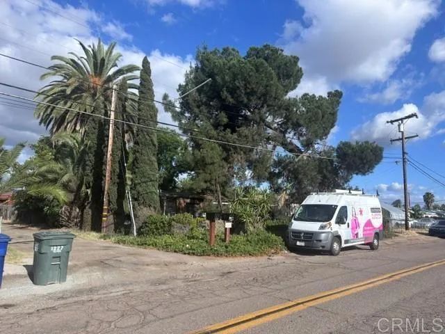 1225 Victor, El Cajon, CA 92021