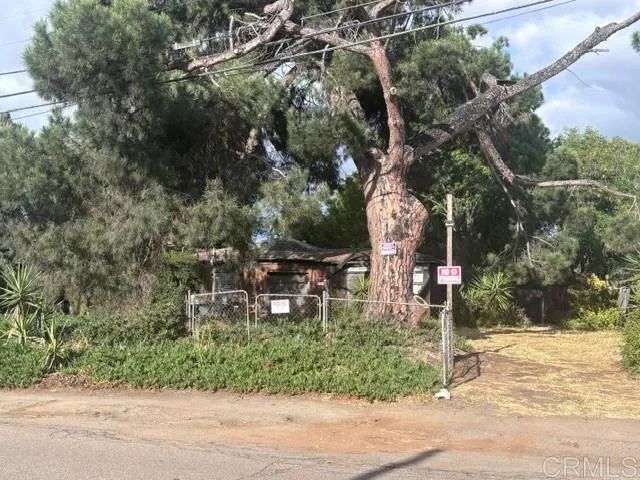 1225 Victor, El Cajon, CA 92021