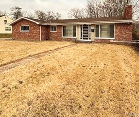 6064 W Cabanne Place, St Louis, MO 63112