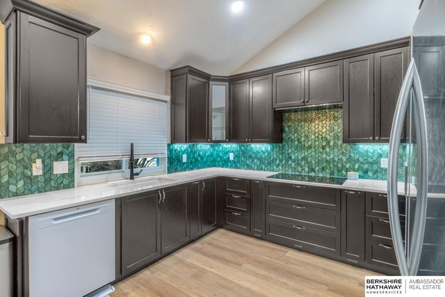 14518 Grand Avenue, Omaha, NE 68116