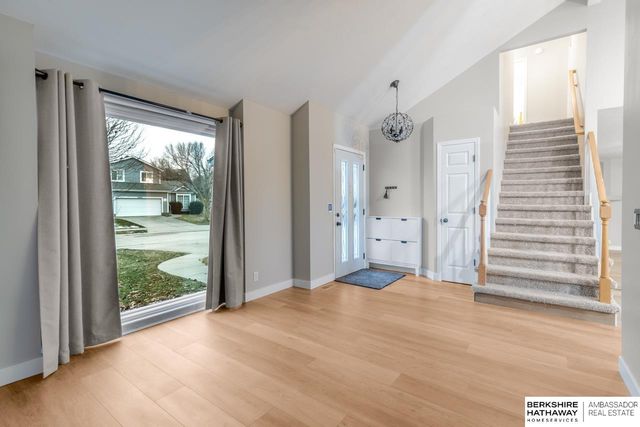 14518 Grand Avenue, Omaha, NE 68116