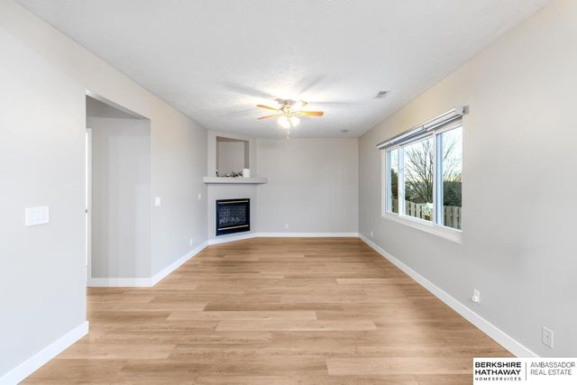 14518 Grand Avenue, Omaha, NE 68116