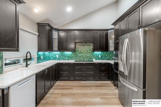 14518 Grand Avenue, Omaha, NE 68116