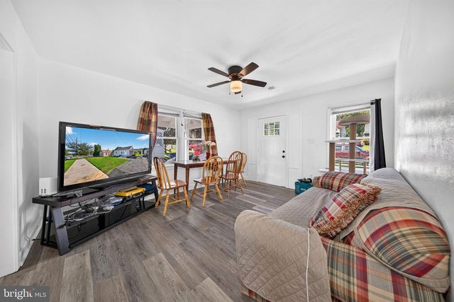 637 MANASSAS AVE, Front Royal, VA 22630