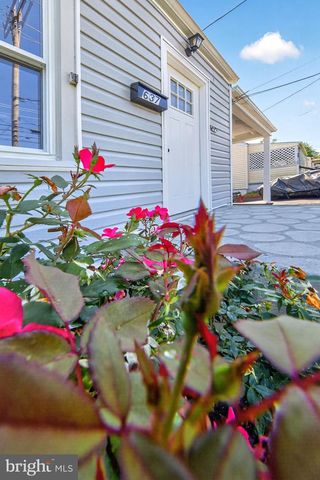 637 MANASSAS AVE, Front Royal, VA 22630