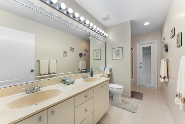 20301 NW 7th Street, Pembroke Pines, FL 33029