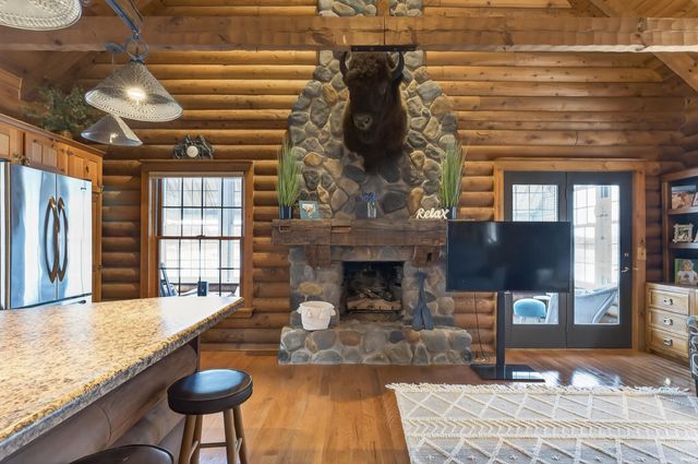 555 Lane 221B Hamilton Lake, Hamilton, IN 46742